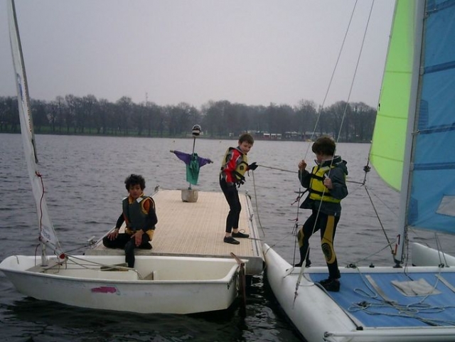  Escuela de vela para niños 
